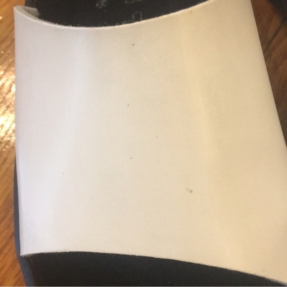 LIKE NEW BIRKENSTOCK TATAMI SANDALS - Picture 6 of 6